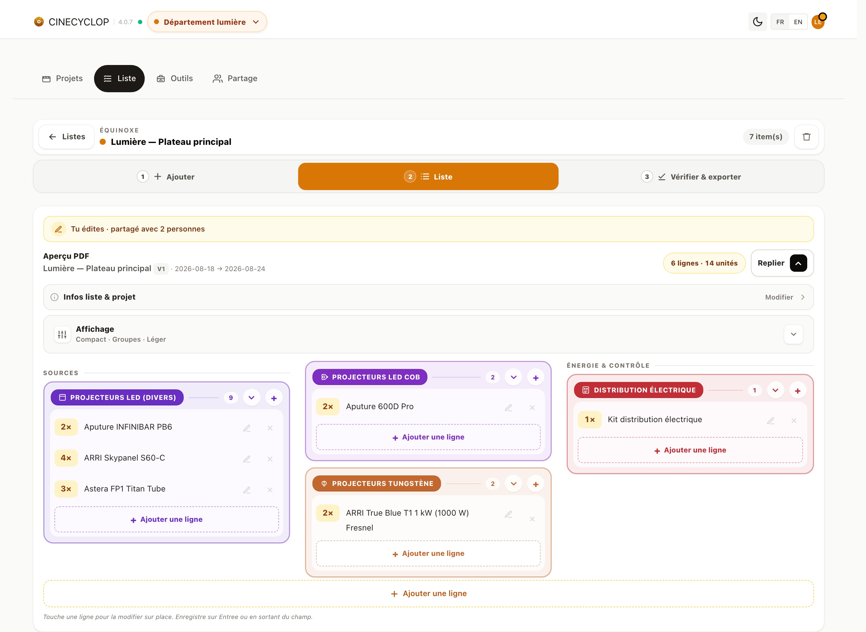 Cinecyclop sur iPad horizontal avec liste lumière matériel