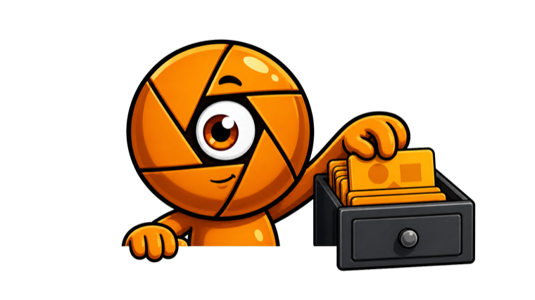 Mascotte Cinecyclop montrant le catalogue matériel